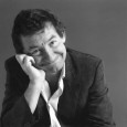 Chacun a comprendra facilement le choix de la provocation comme attribut caractérisant Pierre Desproges. Ce travail est illustré d'extraits qui sont des purs moments de méchanceté et qui abordent des thèmes qui ne pourraient certainement pas être évoqués aujourd'hui, ou en tout cas pas dans ces termes. Mais au-delà du fond du propos, la provocation de Desproges s'appuie sur un talent unique : le maniement de la langue française. La où beaucoup d'humoristes d'aujourd'hui (et même de l'époque) se contentent de balancer des insultes ou d'exhiber des parties de leur anatomie dont nous aurions préféré qu'elles restent intimes, Desproges développe un style qui lui est particulier, on pourrait dire un style littéraire, fondé sur une incomparable maîtrise de la langue française : des phrases parfois interminables, des mots que plus personne n'utilise (genre outrecuidance ou primesautier), et un plaisir manifeste à conclure des propos érudits portés par une syntaxe complexe par une chute décalée ou un jeu de mot salace. C'est ça l'esprit de Desproges. 
Un F:. de l'Humanité Future vous guide à travers l'univers de Desproges.
